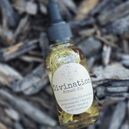 Divination Ritual Oil - The Sacred Raven