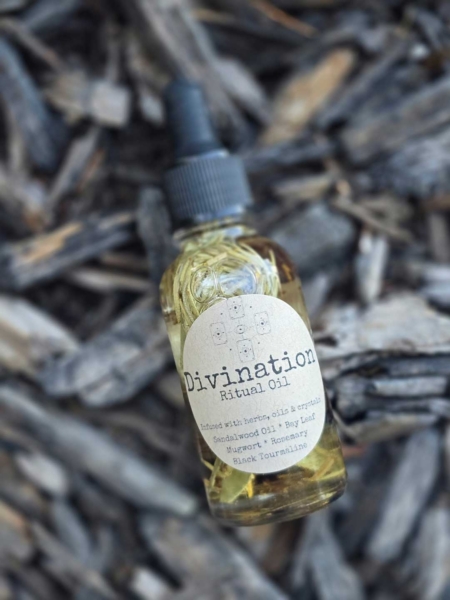 Divination Ritual Oil - The Sacred Raven